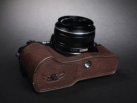 OM-D E-M1 Mark III」「OM-D E-M10 Mark IV」用のレザーケース