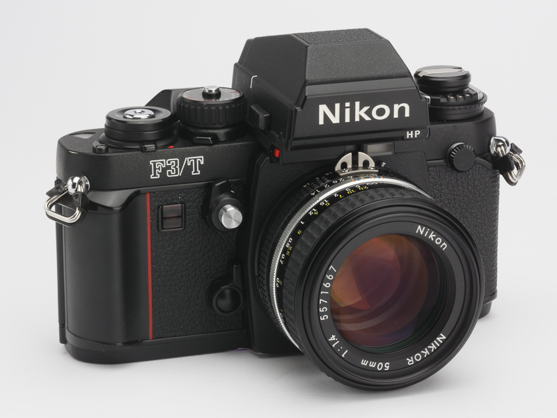 Ai化してからのフラッグシップニコンはニコンF2フォトミックAとASだけど、これはファインダーにAi連動ピンを設けたもの。ボディ側にAi連動ピンを設けた初のフラッグシップ機がニコンF3になります。