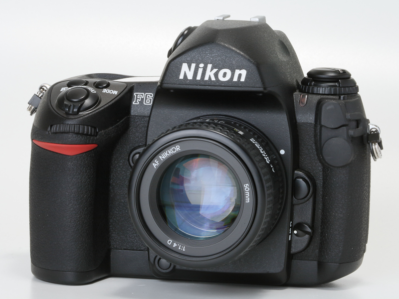 ニコンF6。世界で唯一の現行フィルムAF一眼レフですね。ニコンD2系のAF技術がフィードバックされています。現在でも遜色ない性能だと思います。残念ながらEタイプのニッコールには対応せず。後継機登場も望み薄。F6でニコンのフィルムカメラは打ち止めでしょうね。