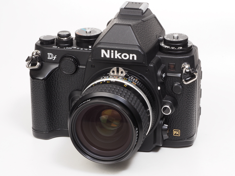 35mmレンズは私の原点的な画角なのでニッコール35mmも新旧各種所有しているけど、安定感という意味ではAiAF35mmF2Sが一番好きかも。現行レンズの方が良いに決まっているけど、性能だけじゃないんですよねえ。