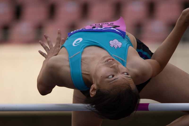 僕はスポーツを通して人を撮りたいと考えている。「動き」「瞬間」「形」など人間性はさまざまな場面で現れるが、一番表れるのは「瞳」だろう。その瞳を追い続けてくれるAFが心強い。（撮影・キャプション：奥井隆史）<br><font color=gray><span class="fnt-85">EOS R5 / RF100-500mm F4.5-7.1 L IS USM / 254mm / マニュアル露出（F7.1・1/2,000秒） / ISO 1600 / WB:オート</span></font>