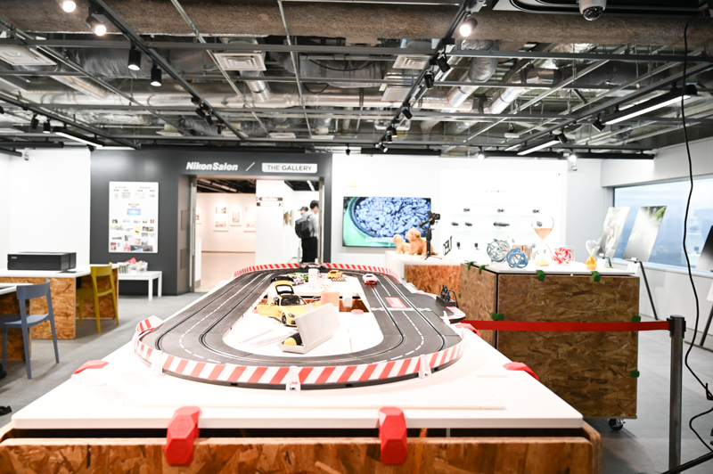 動体撮影向けの展示も。連写を試したり、動画撮影を試してみたりなど、試し方は自在だ