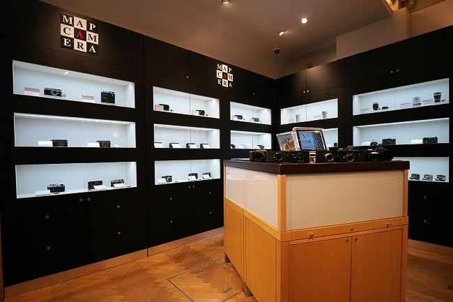 地下1階：Leica・中判・舶来商材