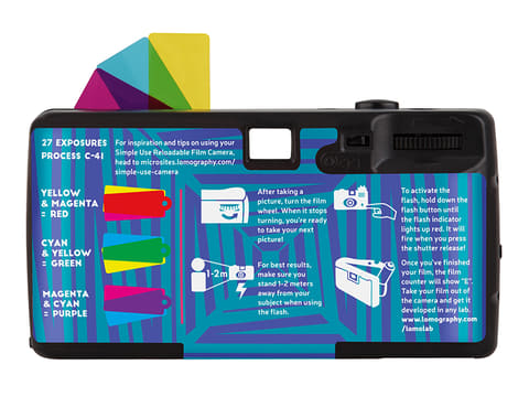 ロモクローム パープルを装填した「Simple Use Film Camera」が