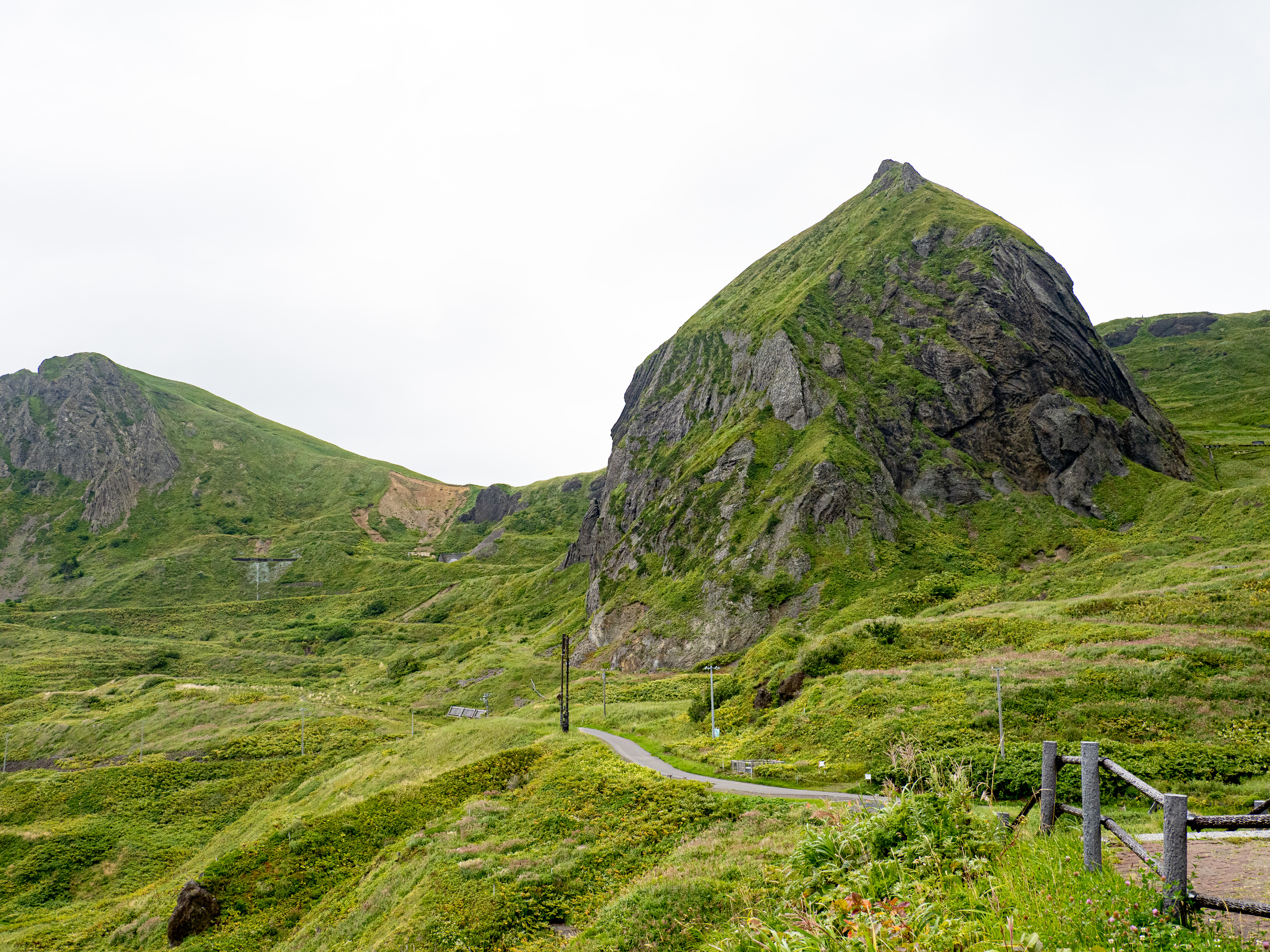 E-M1 Mark III　M.ZUIKO DIGITAL ED 12-100mm F4.0 IS PRO　ISO 400（F5.6・1/50）絞り優先AE　+0.7EV　WBオート