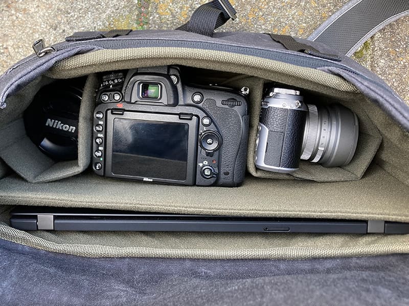 D750（AF-S NIKKOR 24-120mm f/4G ED VRを装着）とLUMIX GX7 Mark II（LEICA DG SUMMILUX 15mm F1.7を装着）とAF-S NIKKOR 20mm f/1.8G ED