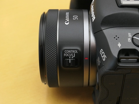 キヤノン、小型の単焦点レンズ「RF50mm F1.8 STM」。税別2.6万円