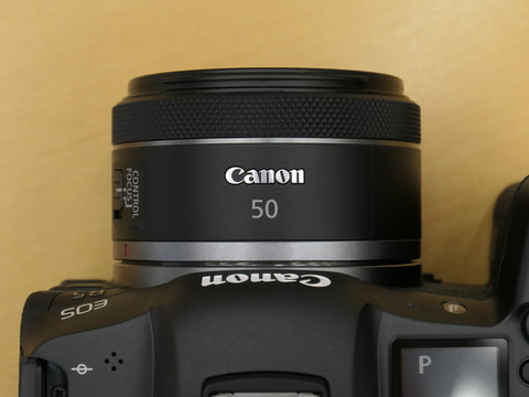 キヤノン、小型の単焦点レンズ「RF50mm F1.8 STM」。税別2.6万円