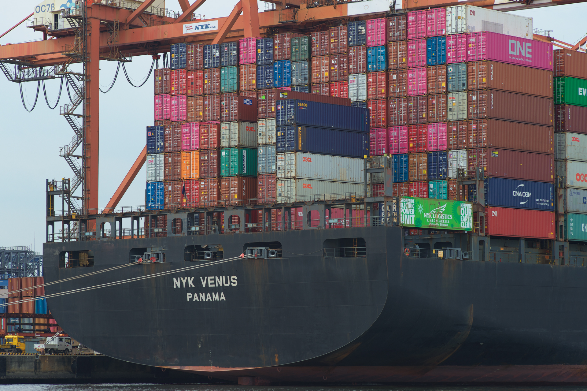 現代ではスペック的に不人気なレンズです。Aiニッコールの時代になっても生き残っていたのが謎ですねえ。ただ描写力は見事ですわ。コントラスト低めなのは天気のせいかな。調整しちゃおうかと思ったんだけどそのままにします。本レンズはフードが組み込まれていて、これがあまり役に立たず天空光が少し悪さをしたのかもしれません。<br>Df　Ai Nikkor 135mm F3.5（F5.6・1/800秒）ISO 400