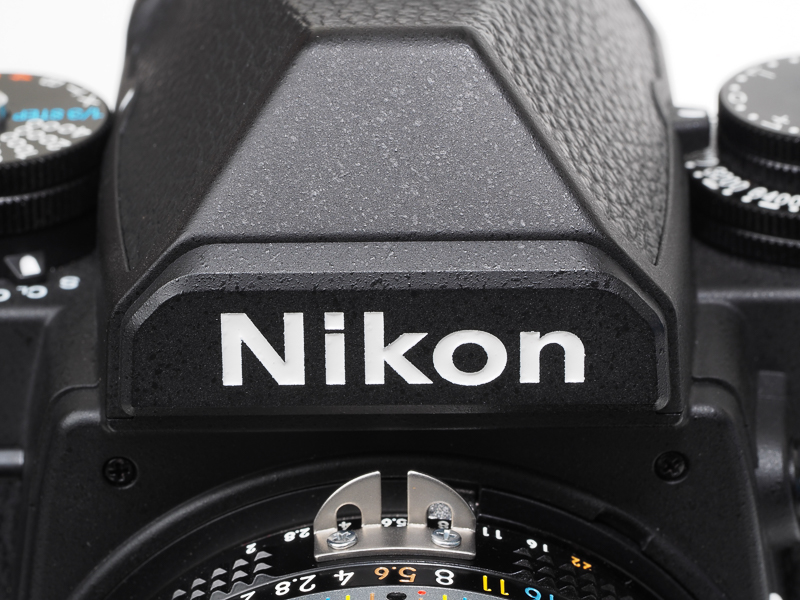 Nikonの旧ロゴを採用してきたことが、個人的には一番感慨深いことかもしれぬ。これを見て、またNew FM2とか使いたくなったりしている私がいます。
