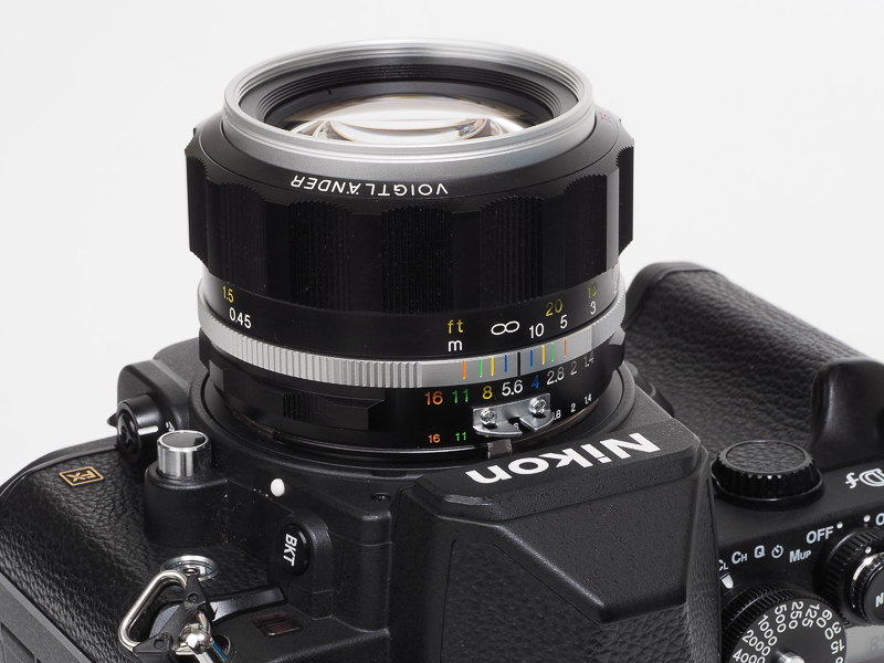 コシナ・フォクトレンダーNOKTON 58mm F1.4 SL II Sを装着したDf