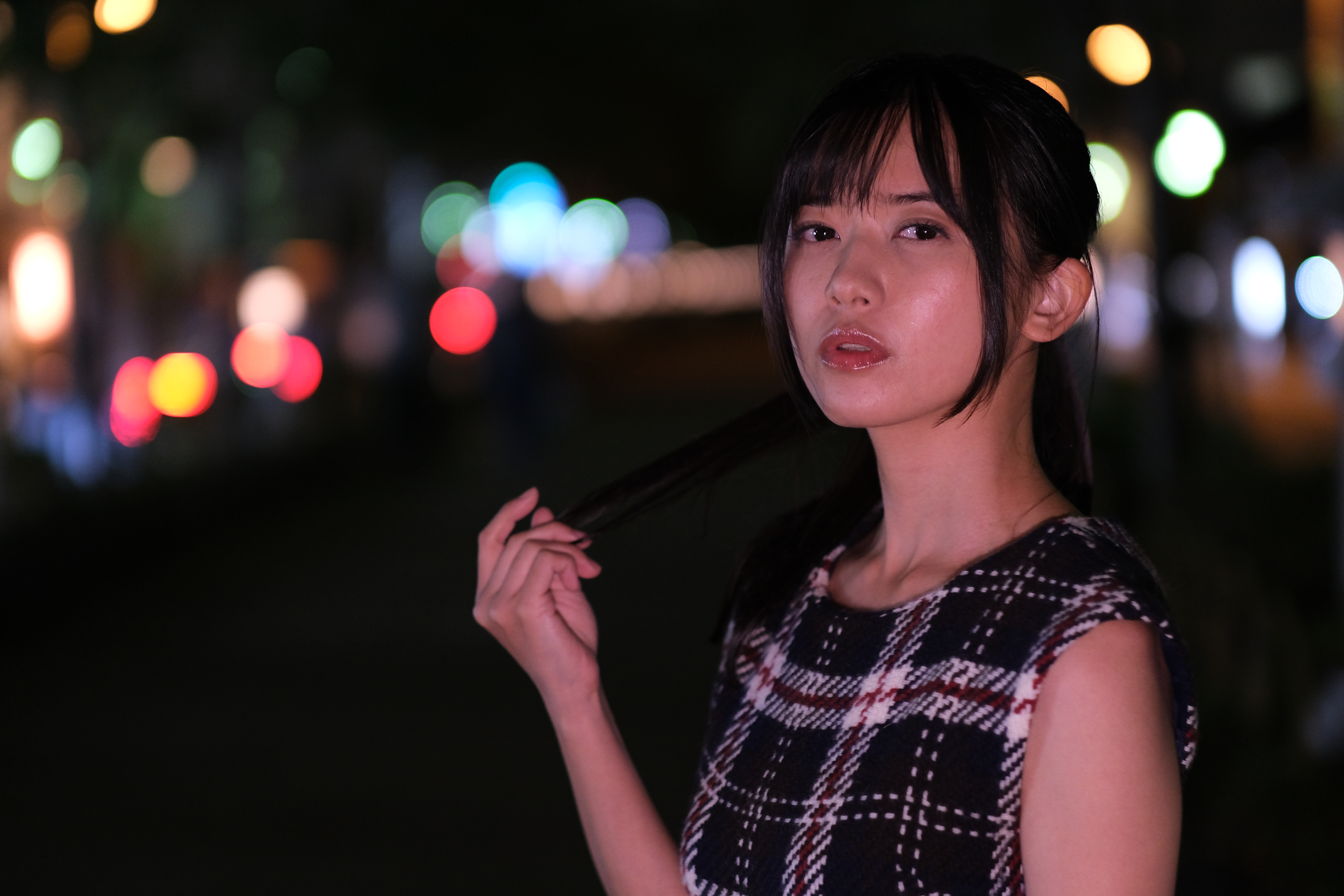 FUJIFILM X-T4 / XF56mmF1.2 R APD / 絞り優先AE（F1.2・1/85秒・-0.7EV） / ISO 1250 / PROVIA