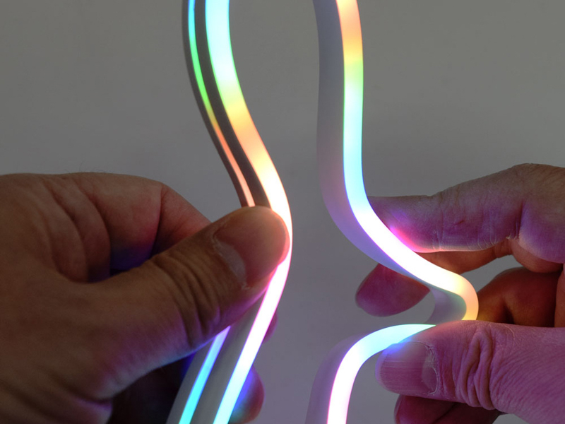 展開カラーのひとつ「レインボー」