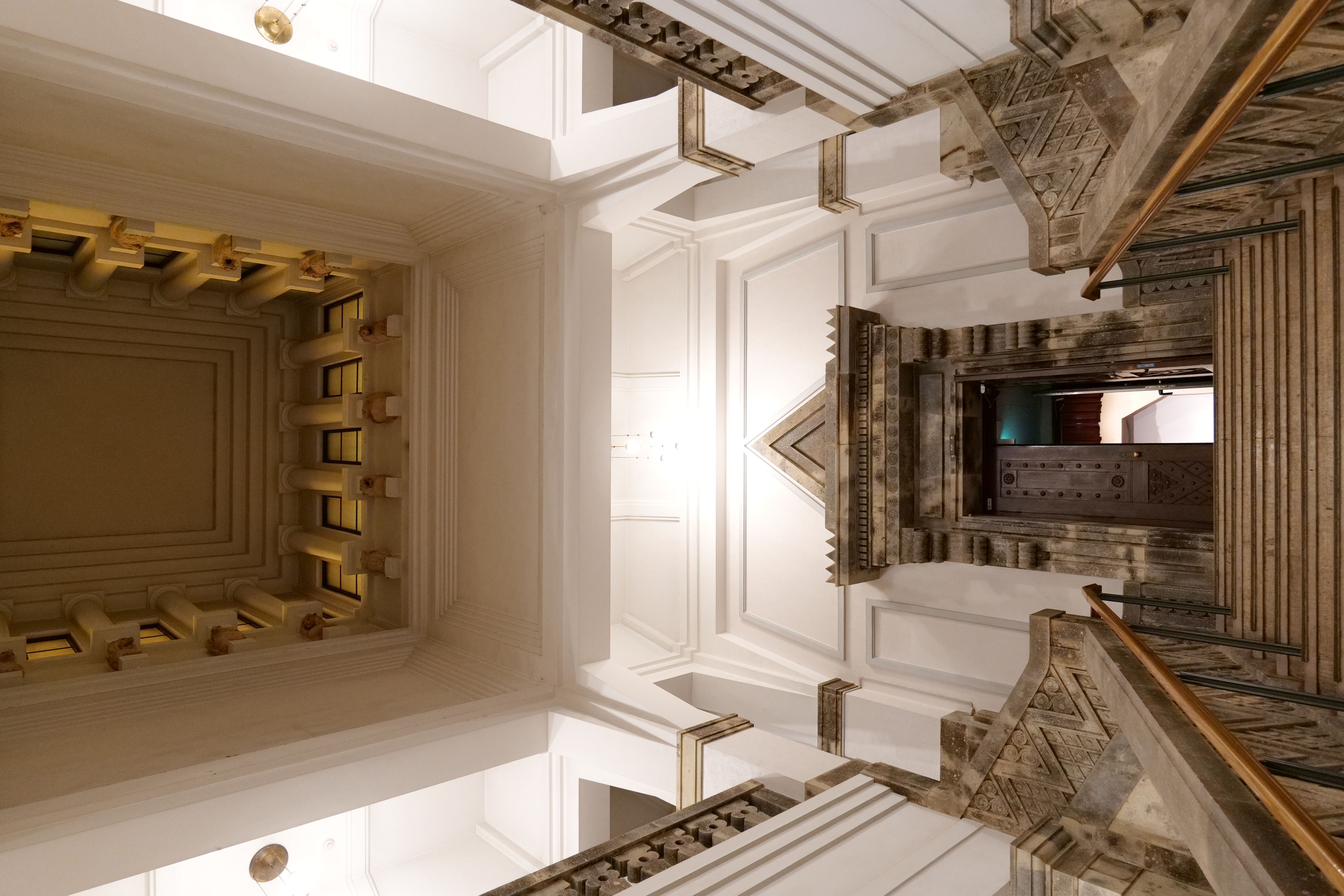 ISO 6400<br><span class="fnt-85">Panasonic LUMIX S5 / LUMIX S 20-60mm F3.5-5.6（20mm） / プログラムAE（F4・1/60秒・+1.3EV）</span>