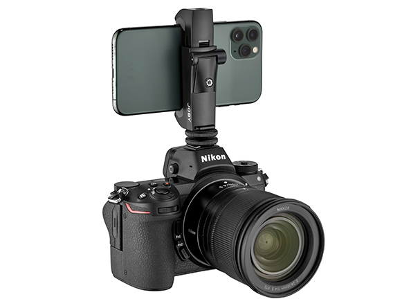 付属アクセサリーを使ってカメラのホットシューに取り付けたところ