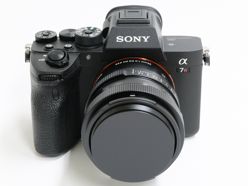 35mm F2 DG DN｜Contemporaryに装着した状態