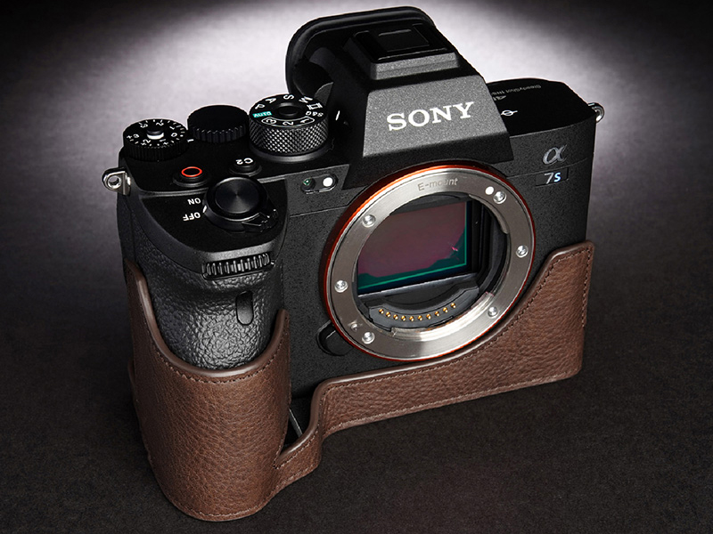 α7S III用　ダークブラウン