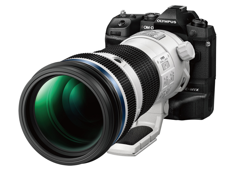 「OM-D E-M1X」とのパッケージで提供したかったという。