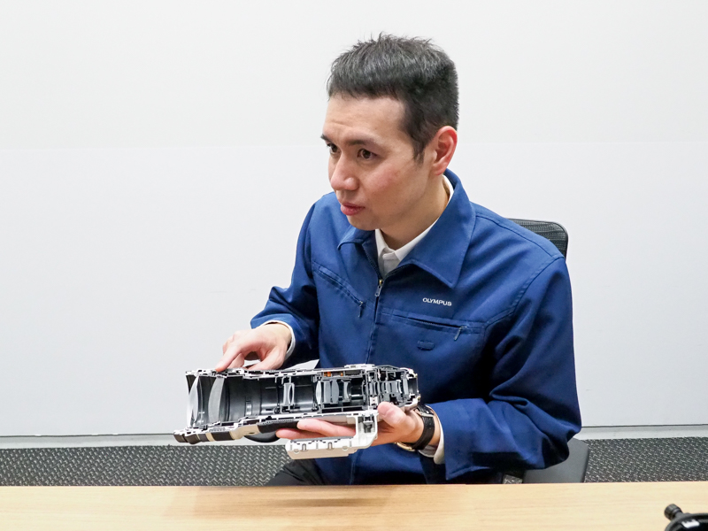 光学設計担当の窪田勇樹氏