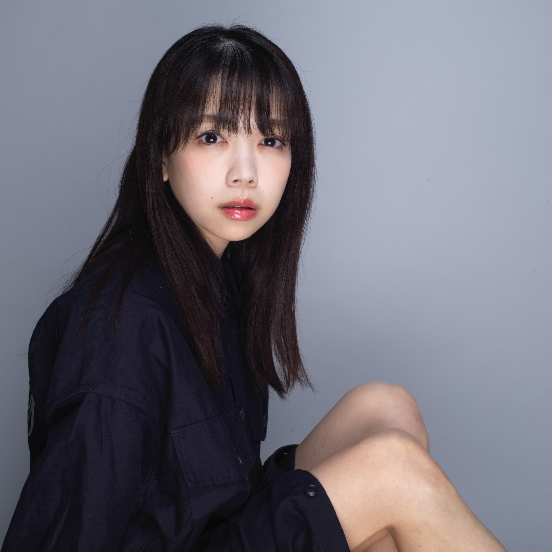 スクエアフォーマットへのトリミングも5,000万画素あれば余裕ですね。恐れるべきはフォーカスがきちんと合っているかどうかでしょうか。（モデル：三浦まり）<br>ハッセルブラッド553ELX　プラナーT* CF 80mm F2.8（F9.5・1/125秒）ISO 100　太陽光