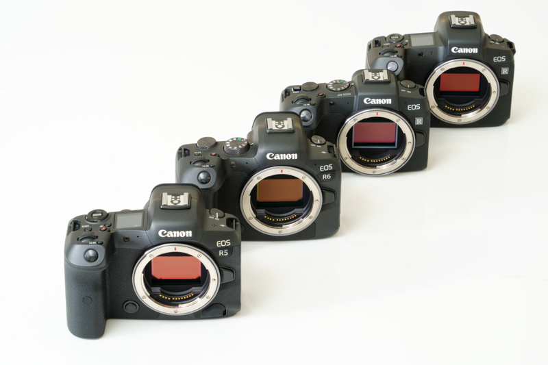 左から「EOS R5」「EOS R6」「EOS RP」「EOS R」。EOS Rシステムのボディとして、現在4モデルの製品が世に出ている。