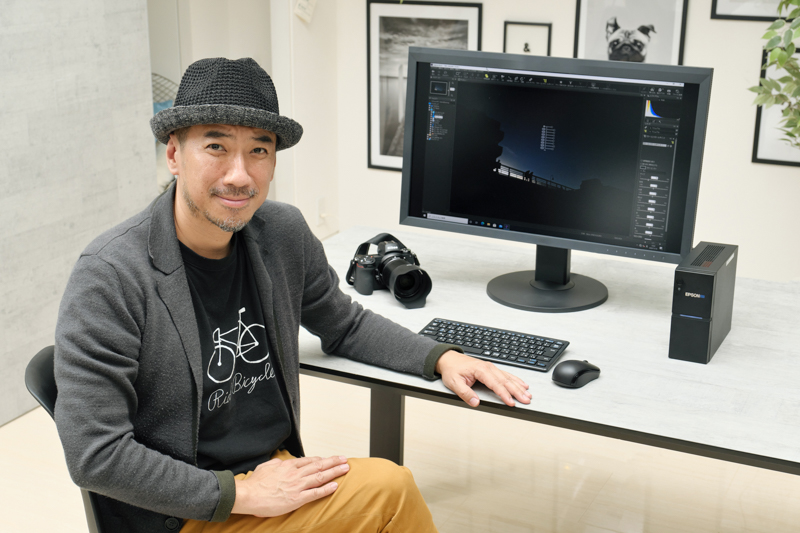 <span class="fnt-85">（写真のモニターは<a href="https://www.eizo.co.jp/products/ce/cg279x/index.html">EIZO ColorEdge CG279X</a>）</span>