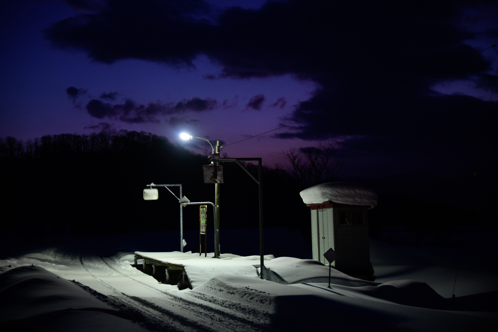 ニコンD850　AF-S NIKKOR 24-120mm f/4G ED VR（52mm）　絞り優先オート（F4.0、1/4秒）　ISO 640　WB:オート　スタンダード