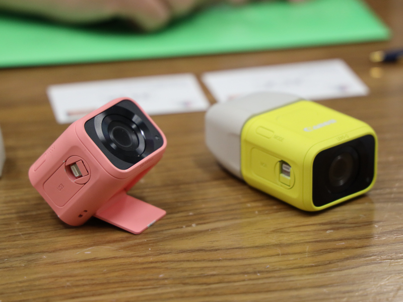 "無線で分離"にはわかりやすく技術的なキャッチーさがあるが、結果として"観る×撮る"の本質に集中したことが伺える。