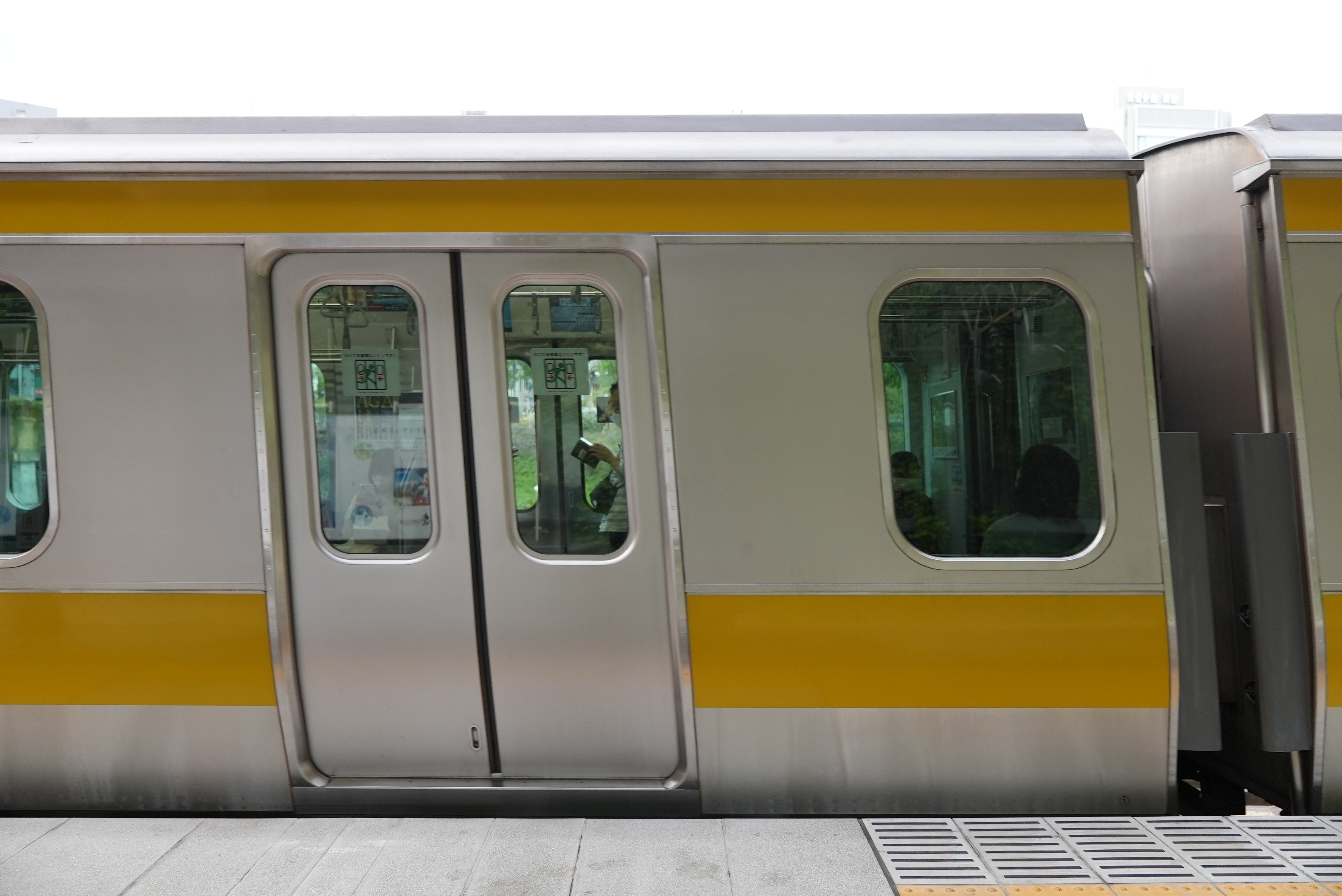 <span class="fnt-85">SONY α7S III / FE 24-70mm F2.8 GM（27mm） / シャッター速度優先AE（1/1,250秒・F2.8・±0EV） / ISO 1000</span>