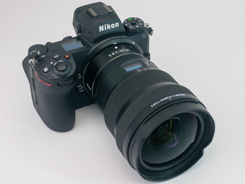 CFexpressとSDカードのデュアルスロットを採用するNikon Z 6II