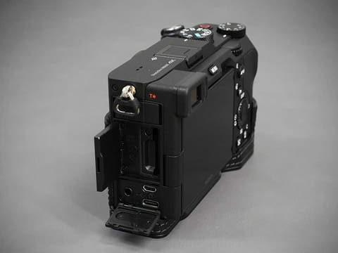 LIM'S Design、「α7C」用のレザーカメラケース - デジカメ Watch