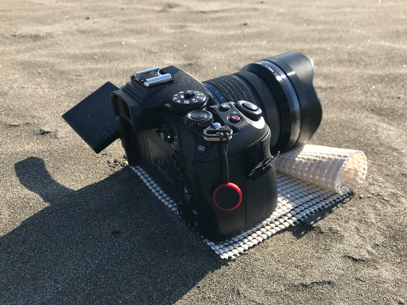 滑り止めシート。ソフトなので若干沈むが、滑らないのはいい