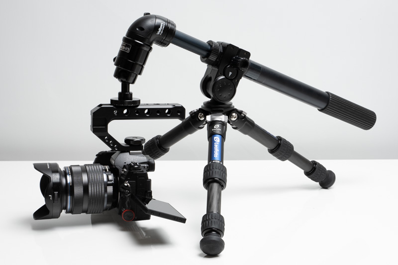 カメラのホットシューに取り付けたのはVIJIMカメラハンドルグリップ。以下は上のパターンと同様。梅本製作所自由雲台、ベルボン アングルアダプター4、ベルボン マルチアングルユニット、Leofotoカーボン三脚LS-223C