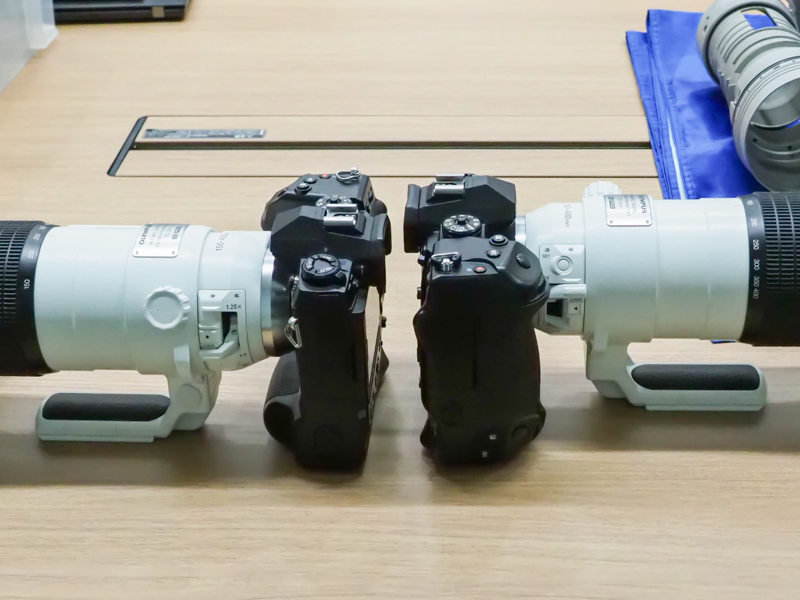 内蔵テレコンバーター切り替えレバーを鏡筒の左側に移設するカスタマイズサービス（有償）を用意している。（<a href="https://dc.watch.impress.co.jp/docs/interview/1293088.html" class="n" target="_blank">「オリンパスM.ZUIKO DIGITAL ED 150-400mm F4.5 TC1.25x IS PRO（後編）」</a>より）