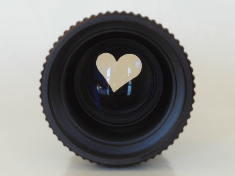 写真1a：ニコンおもしろレンズ工房「ぐぐっとマクロ」にハート形の絞りを入れる