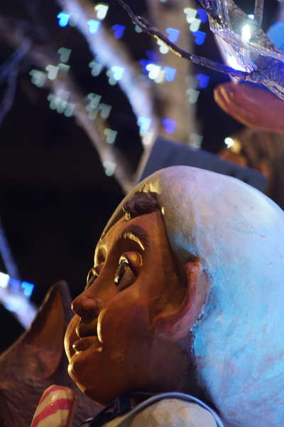 写真1b：すると、ボケがハート形になる。イルミネーションを被写体にした