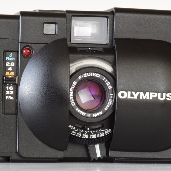 オリンパスXA（コンパクトカメラ）の35mm F2.8