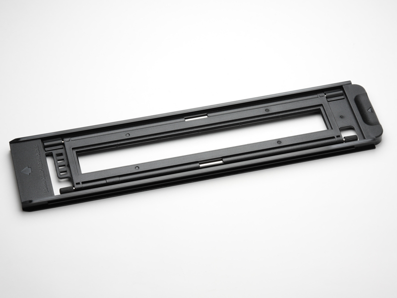 パノラマ用のフィルムホルダー（別売）。現時点での価格は未定