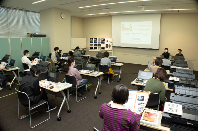 会場の様子。一人ずつPRO-G1を使用できた。