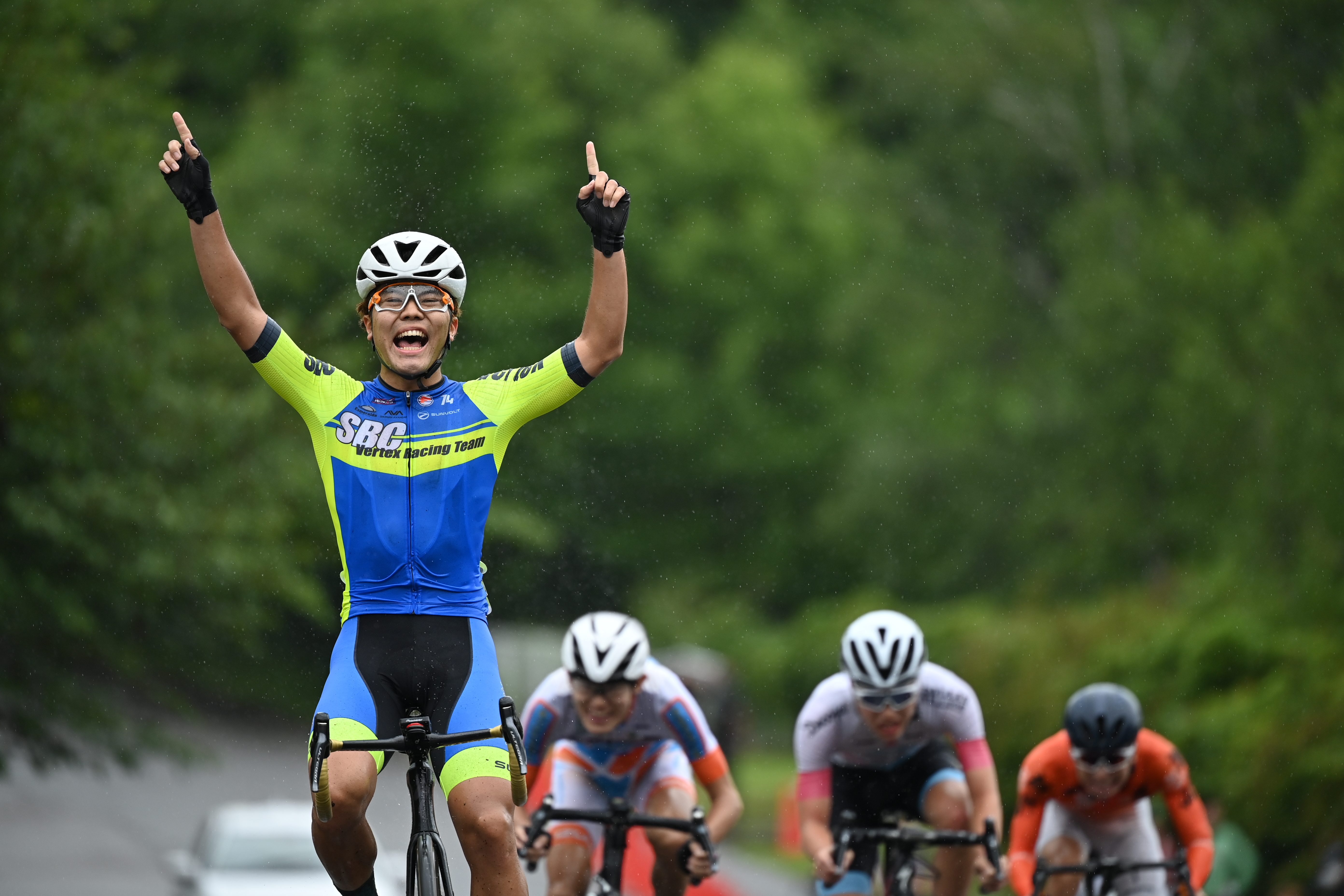 <span class="fnt-85">D6 / AF-S NIKKOR 180-400mm f/4E TC1.4 FL ED VR（400mm） / シャッター優先AE（1/1,600秒・F4・±0EV） / ISO 500</span>