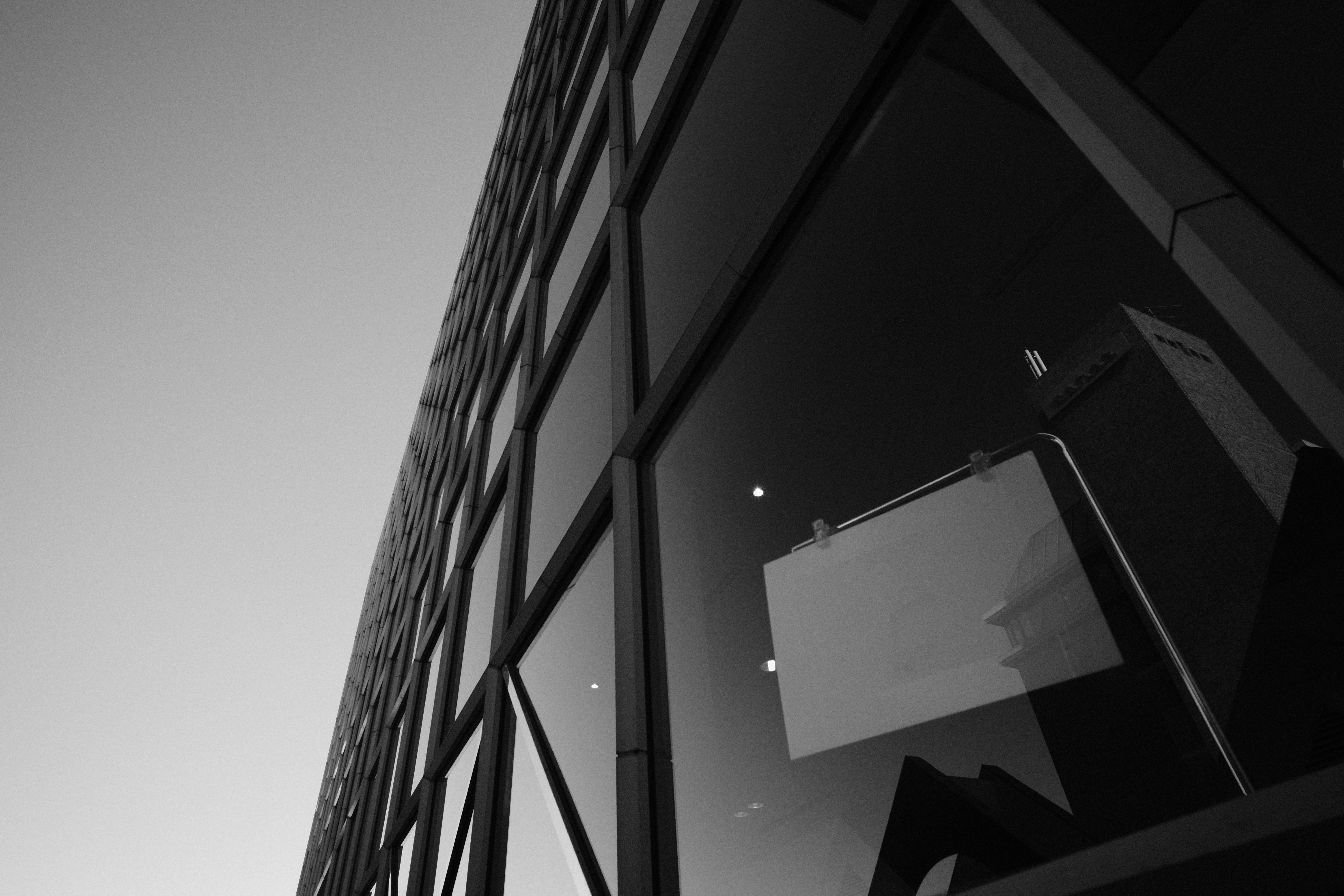 <span class="fnt-85">X-H1 / 7Artisans 12mm F2.8（35mm判換算：18mm相当） / 絞り優先AE（F5.6〜F8の中間・1/800秒・-0.3EV） / ISO 1600</span>