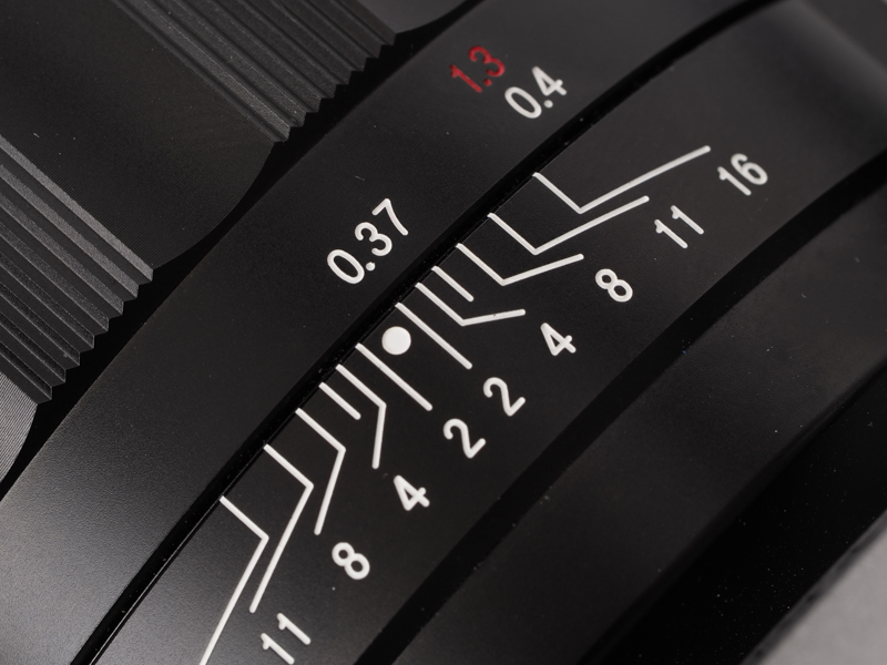 最短撮影距離は0.37m。正直、もうちょっと寄れればなあと思うこともあるのですが。フローティング機構を採用しているとはいえ、性能保証を狙ったのでしょう。実用的には何ら困リませんでしたが。