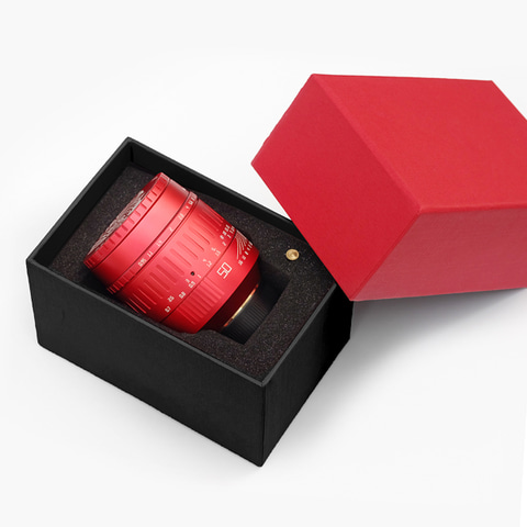 2021年新春・丑年記念のメタリックレッド仕様「TTArtisan 50mm f/0.95