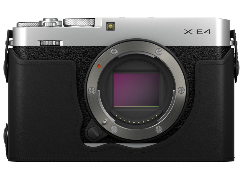 ボトムケースを装着した状態（シルバー）