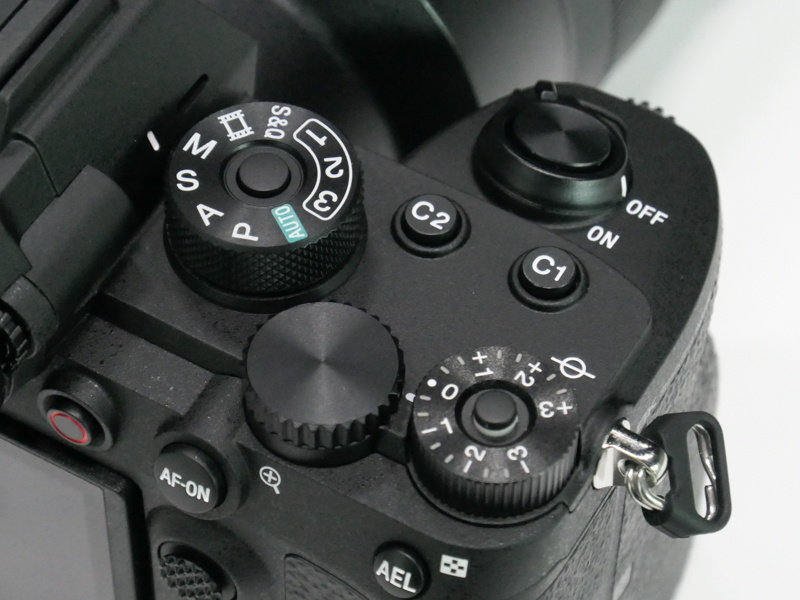 シャッターボタンまわり