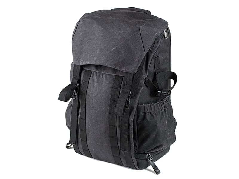 チャコールブラック