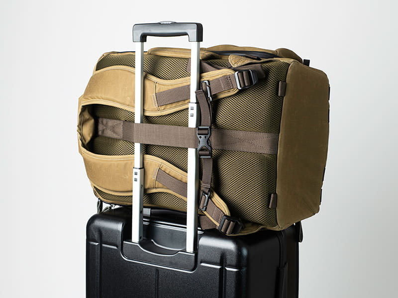 キャリーバッグのハンドル部への固定にも対応する