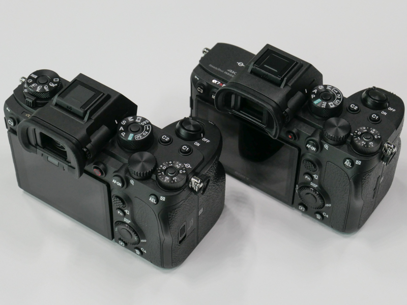 α7R IV（右）と比較