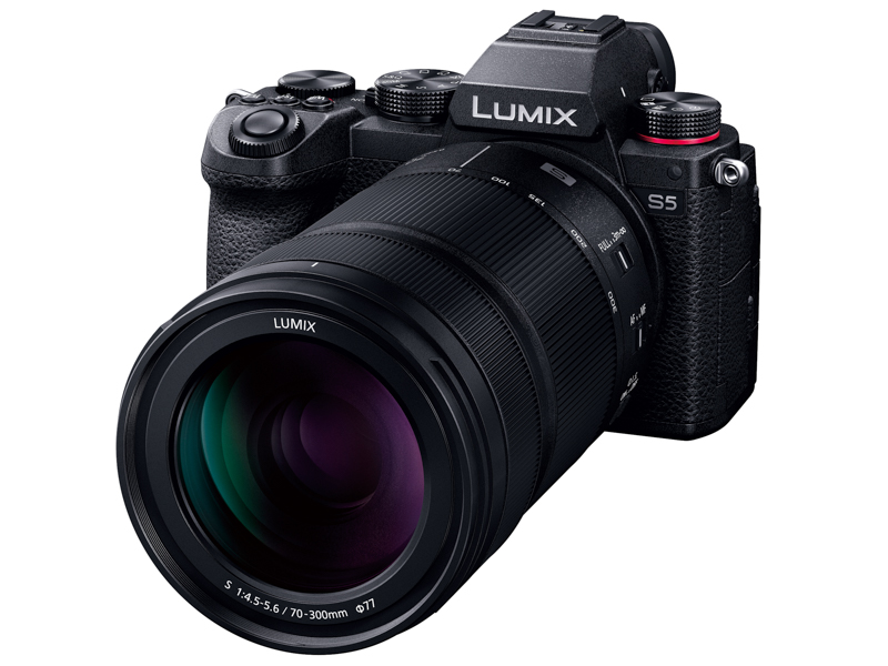 LUMIX S5に装着した状態