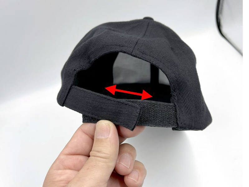 ベルトはマジックテープ式